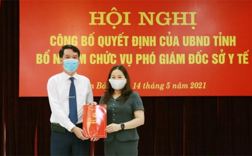 Ông Nguyễn Văn Hà nhận quyết định bổ nhiệm chức vụ Phó Giám đốc Sở Y tế.