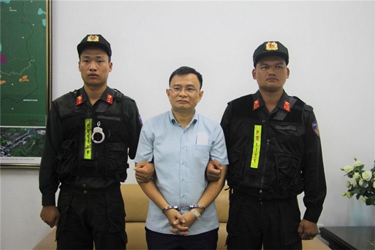 Cơ quan chức năng thi hành các biện pháp tố tụng đối với Phó Chủ tịch UBND TP. Điện Biên Phủ Nguyễn Tuấn Anh.