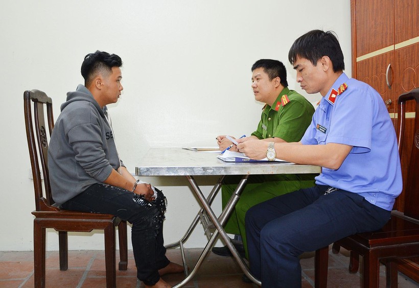 Phan Thanh Hoàng làm việc với cơ quan công an.