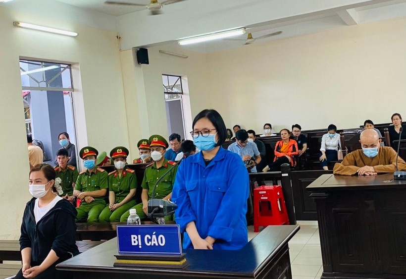 Bị cáo Tống Thị Tùng Linh tại phiên tòa xét xử.