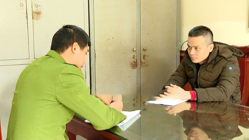 Nguyễn Sinh Phú làm việc với cơ quan công an.
