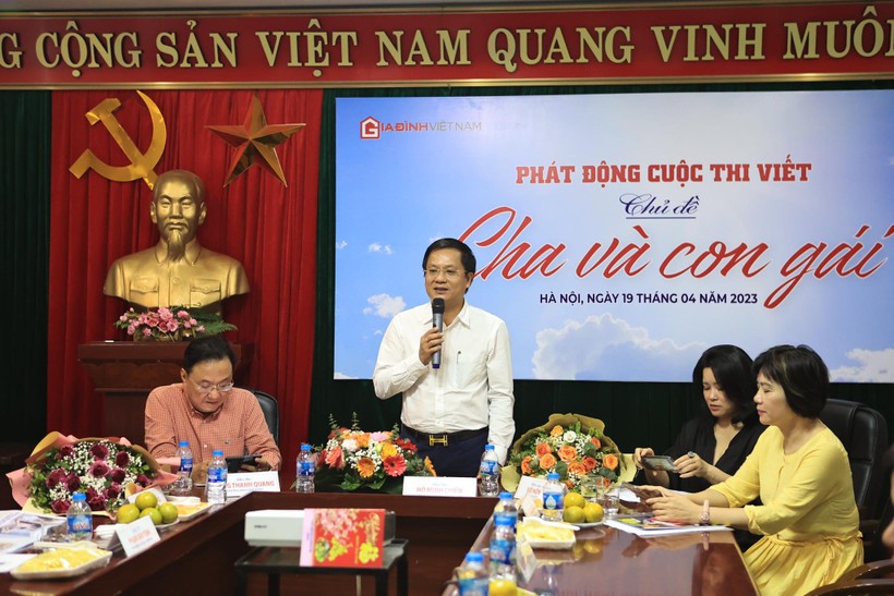 Nhà báo Hồ Minh Chiến - Tổng biên tập Tạp chí Gia đình Việt Nam, Trưởng Ban tổ chức phát biểu tại buổi lễ