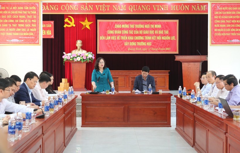 Đoàn công tác Bộ GD&ĐT làm việc với huyện Tuyên Hóa