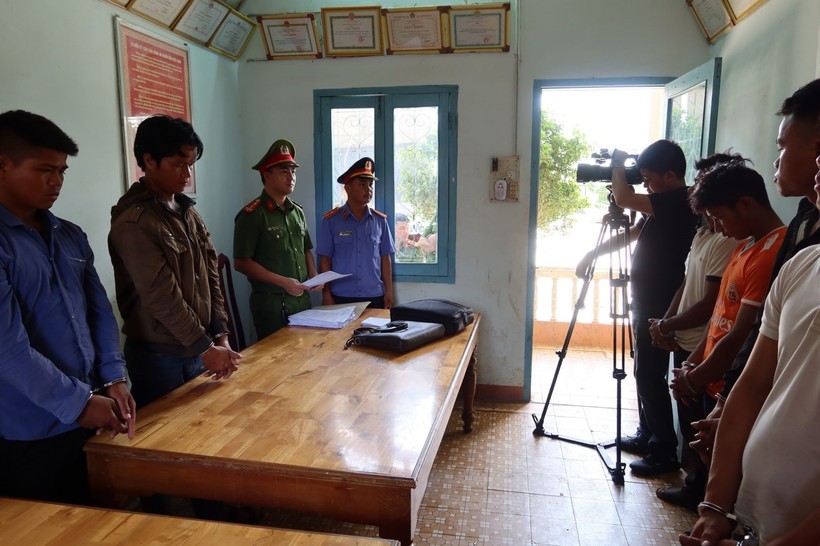 Cơ quan CSĐT công bố Quyết định khởi tố bị can trong vụ phá rừng nghiêm trọng tại Đắk Lắk