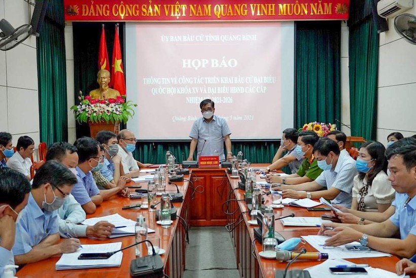Họp báo thông tin về công tác triển khai bầu cử tại Quảng Bình. Ảnh: Quốc Việt