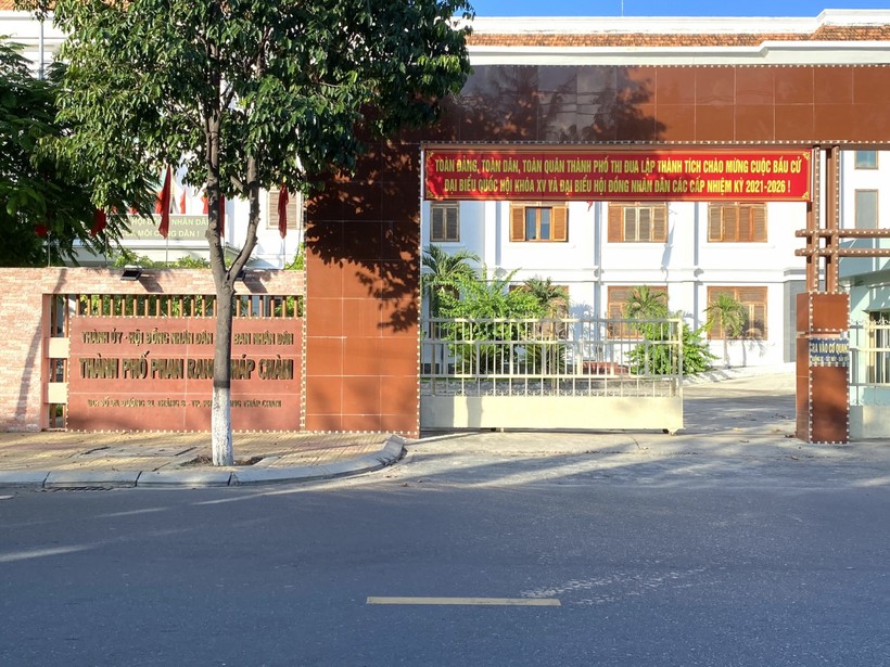 Trú sở UBND TP Phan Rang - Tháp Chàm, đơn vị đã ban hành các văn bản trái quy định, trên cơ sở tham mưu của Phòng GD&ĐT TP