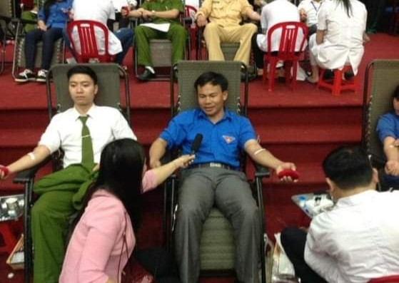 Thầy giáo Phạm Xuân Thiện là điển hình tiêu biểu của phong trào hiến  máu toàn tỉnh Hà Tĩnh.