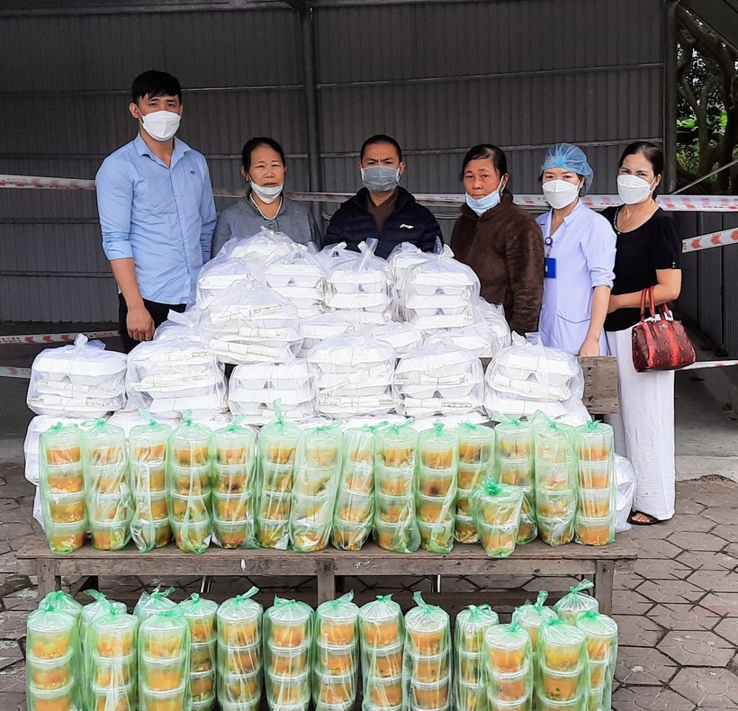 Formosa Hà Tĩnh trao hàng trăm suất cơm đến bệnh nhân nghèo