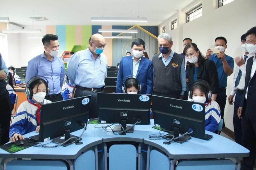 Phòng học máy tính tại Trường Tiểu học Kỳ Liên (thị xã Kỳ Anh, Hà Tĩnh) do Quỹ Minh Đức tài trợ.