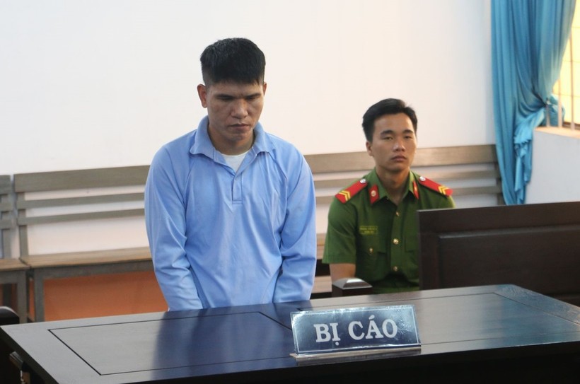 Bị cáo Nguyễn Văn Nghĩa tại phiên toà.