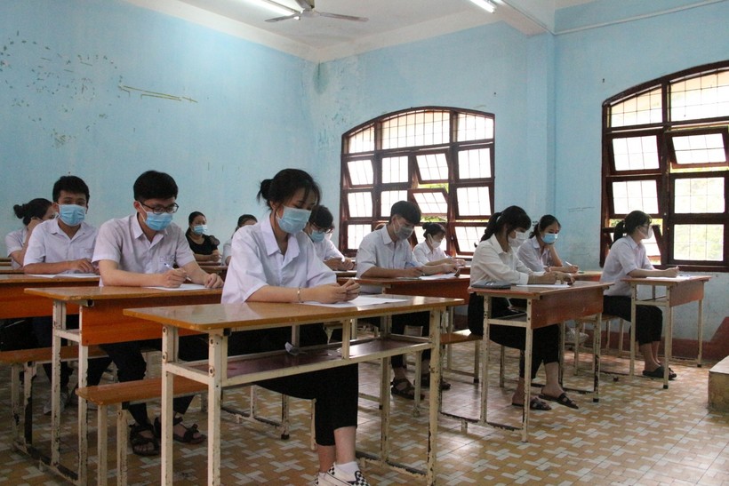 Học sinh lớp 12 tại Kon Tum thi thử tốt nghiệp THPT 2021.