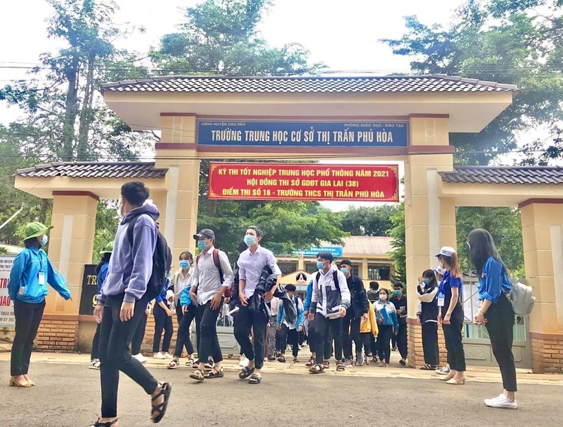 Trường THCS thị trấn Phú Hoà một trong các trường để xảy ra sai phạm.