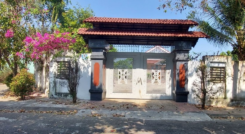 Căn nhà của vợ nguyên Bí thư Thành ủy Kon Tum có 4 mặt tiền.