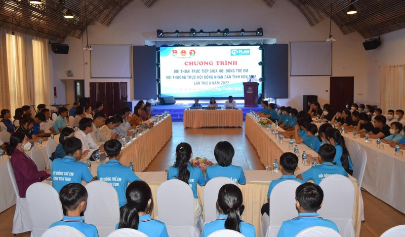 Buổi đối thoại trực tiếp giữa Hội đồng trẻ em với thường trực HĐND tỉnh Kon Tum.