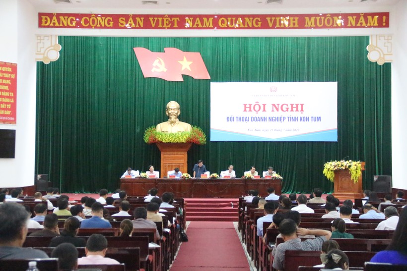 Tỉnh Kon Tum tổ chức Hội nghị đối thoại doanh nghiệp tỉnh.