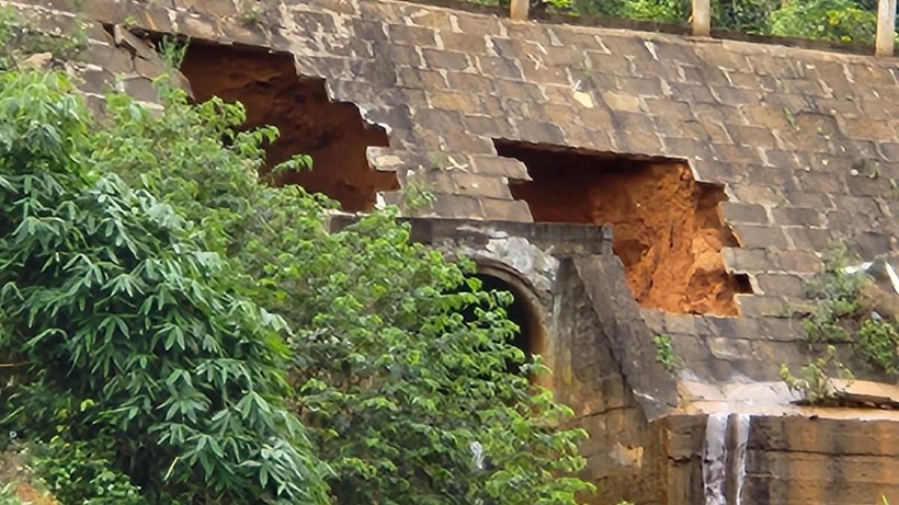 Mưa lớn gây hư hỏng các công trình tại huyện Tu Mơ Rông.