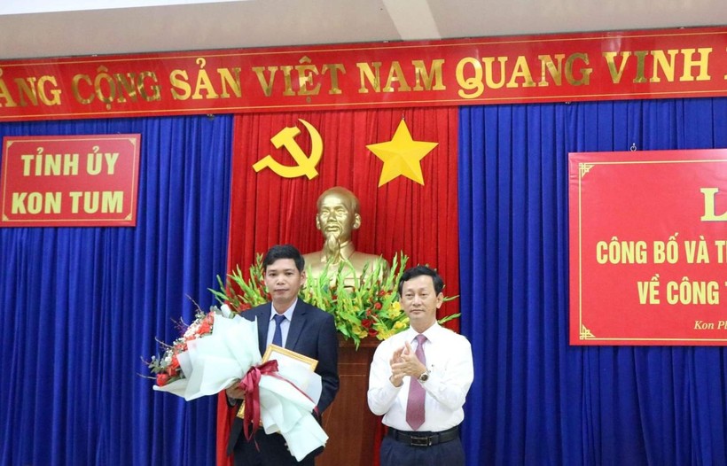 Sau khi giữ chức Phó Bí thư Huyện ủy Kon Plông, ông Đặng Quang Hà được bầu làm Chủ tịch UBND huyện Kon Plông.