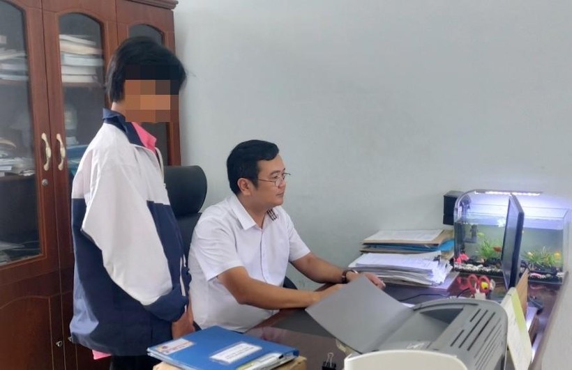 Nam sinh T.V.T tự nguyện nộp tài khoản game cho Hiệu trưởng trường THPT Trần Cao Vân.