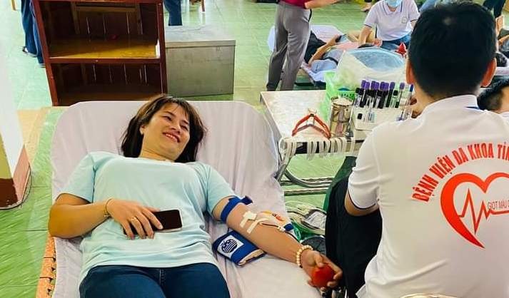 Cô Hoàng Thị Xuân Thanh đã 15 lần hiến máu tình nguyện.