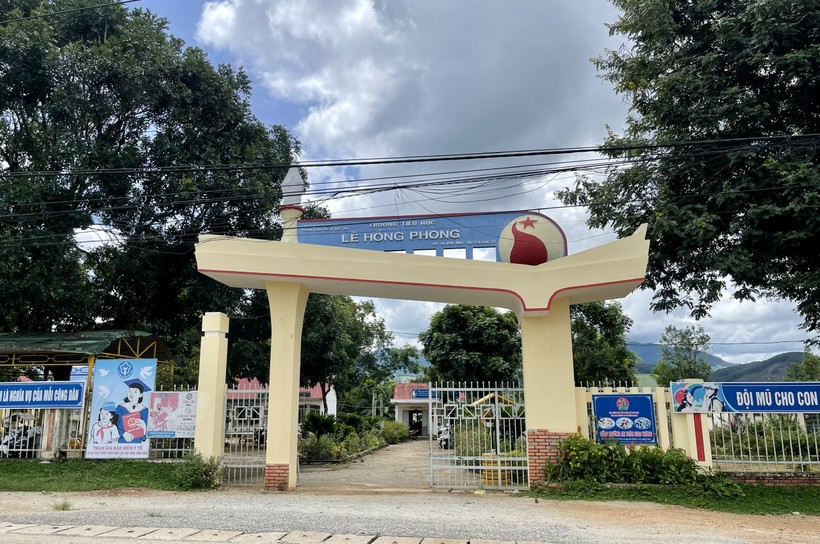 Trường Tiểu học Lê Hồng Phong.