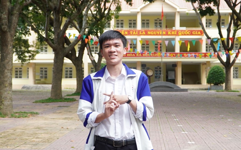 Nguyễn Đức Khoa xuất sắc được 28,55 điểm - thủ khoa khối A0 của tỉnh Kon Tum.