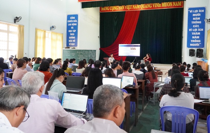 150 cán bộ, giáo viên cấp Tiểu học trên địa bàn tỉnh Kon Tum tham gia tập huấn giáo dục STEM.