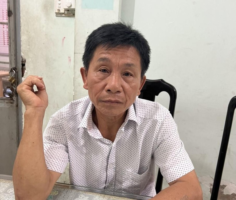 Nguyễn Văn Hùng tại cơ quan điều tra. Ảnh: Công an cung cấp
