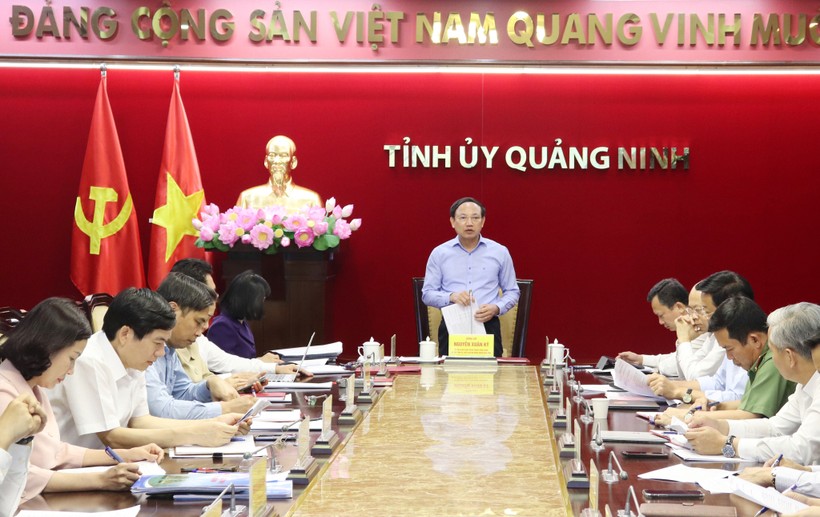 Ban Thường vụ Tỉnh ủy Quảng Ninh họp xem xét, thi hành kỷ luật Đảng đối với cán bộ, Đảng viên vi phạm.
