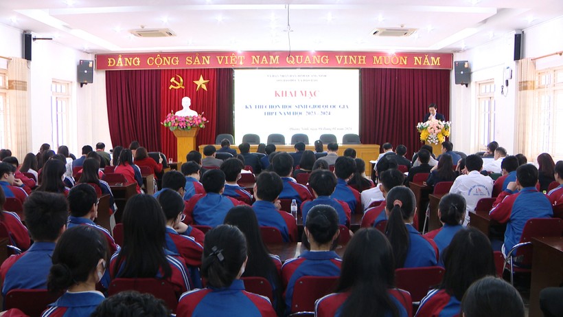 Quang cảnh Khai mạc Kỳ thi chọn học sinh giỏi quốc gia THPT năm học 2023-2024 tại Quảng Ninh.