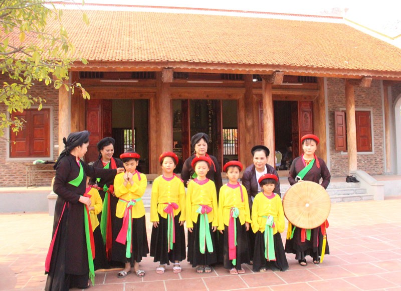 Nghệ nhân Bắc Ninh dạy quan họ cho học sinh