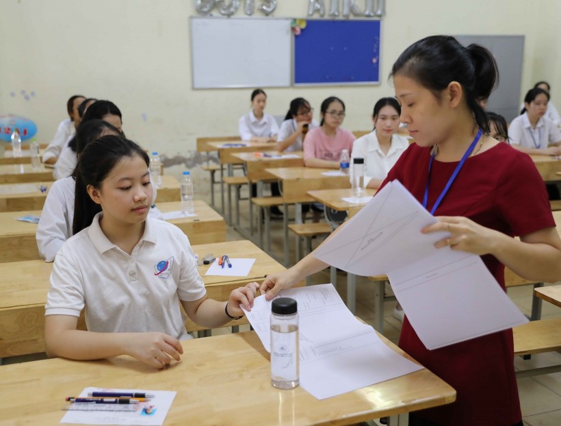 Học sinh Hà Nội dự thi vào lớp 10 THPT năm học 2020-2021