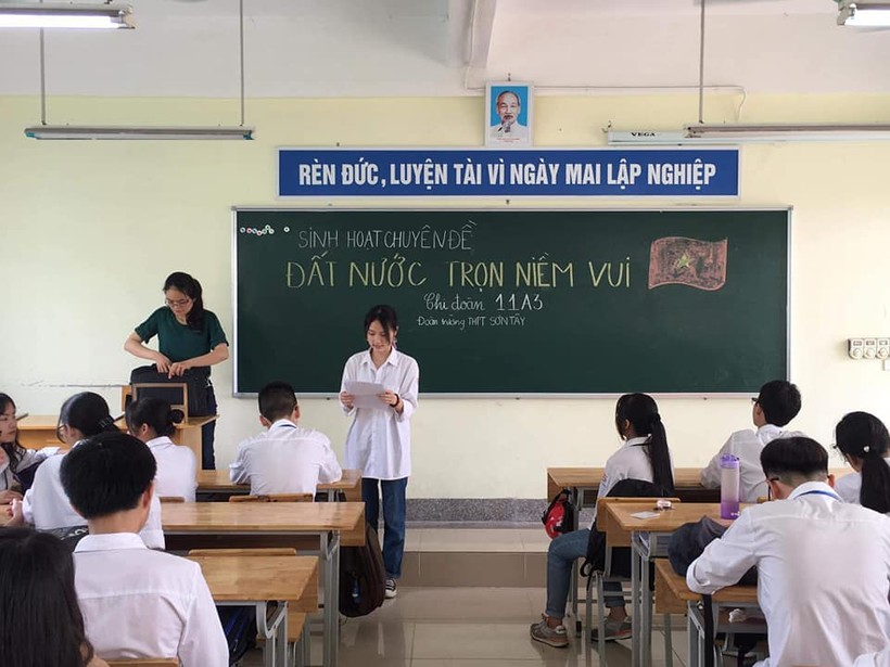 Học sinh Trường THPT Sơn Tây trong buổi sinh hoạt chuyên đề Lịch sử