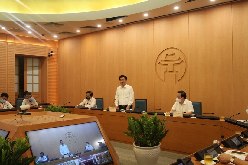 Thứ trưởng Nguyễn Hữu Độ và đoàn kiểm tra của Ban Chỉ đạo quốc gia kì thi tốt nghiệp THPT năm 2021 làm việc với Ban Chỉ đạo thi thành phố Hà Nội