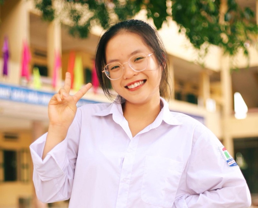Mai Hồng Ngọc- á khoa khối D toàn quốc kì thi tốt nghiệp THPT 2021.