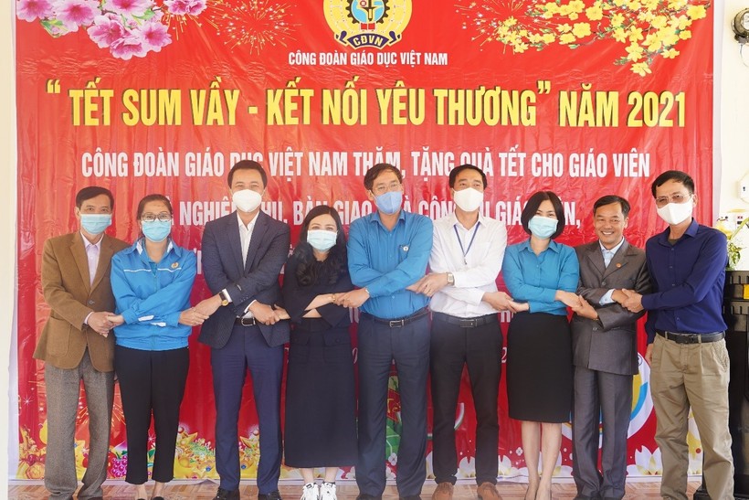 Chương trình Tết sum vầy là hoạt động thường niên của Công đoàn Giáo dục Việt Nam.