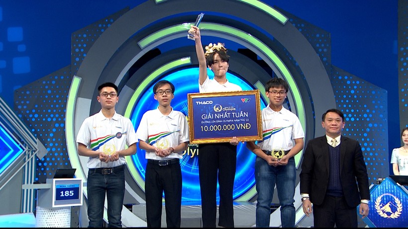 Vỹ Hào mang vòng nguyệt quế Olympia về Kiên Giang.