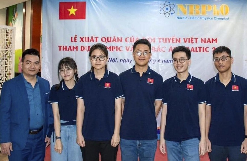 Đội tuyển Việt Nam tham dự Olympic Vật lý Châu Âu- Baltic năm 2022