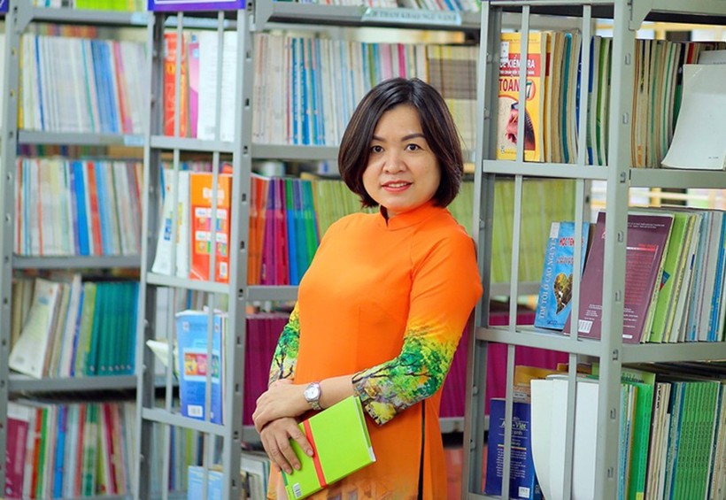 Cô Đinh Thị Lan Anh - nhân viên thư viện Trường THCS Lê Quý Đôn (quận Cầu Giấy, Hà Nội) 