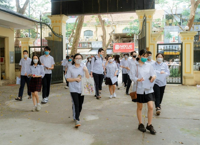 Học sinh thi vào lớp 10 tại Hà Nội năm 2022