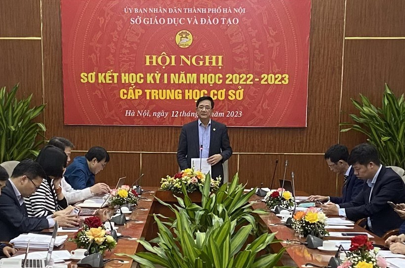 Phó Giám đốc Sở GD&ĐT Hà Nội Phạm Xuân Tiến chủ trì hội nghị.