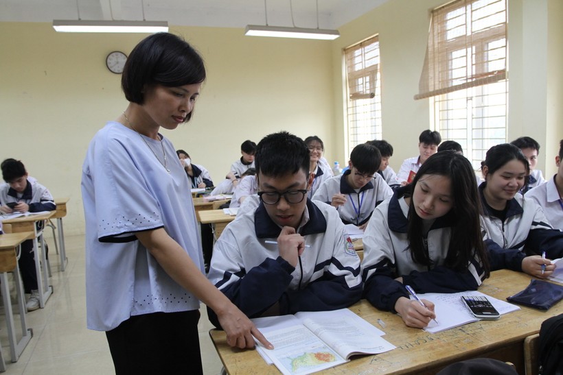 Học sinh Trường THPT Phùng Khắc Khoan trong giờ học.