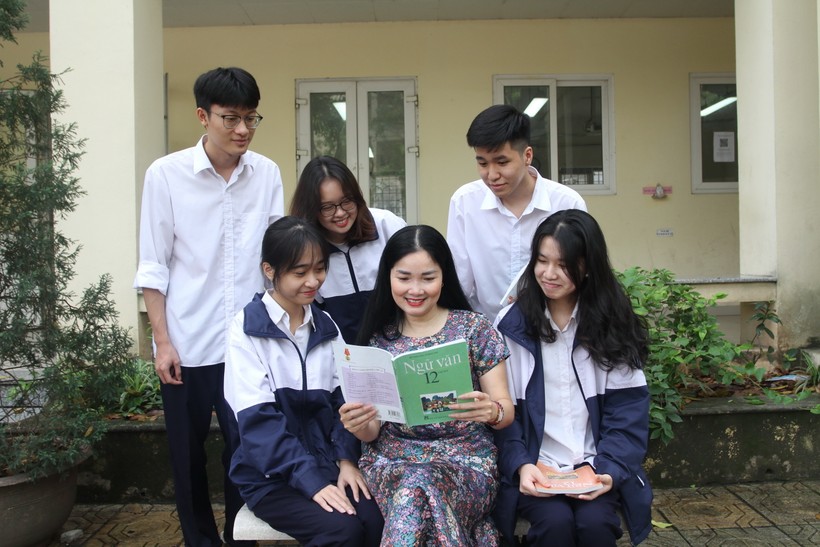 Học sinh Trường THPT Nguyễn Gia Thiều, Hà Nội