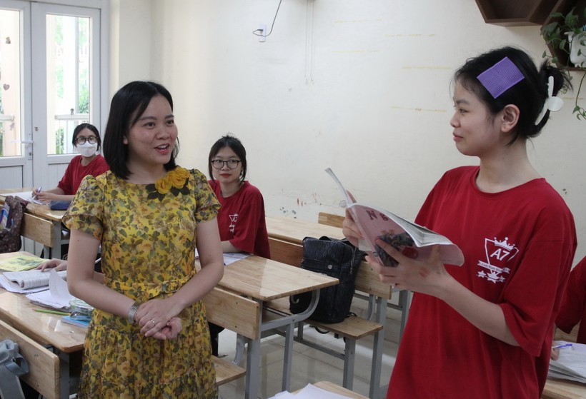 Học sinh Trường THCS Lĩnh Nam (Hoàng Mai, Hà Nội) ôn thi.