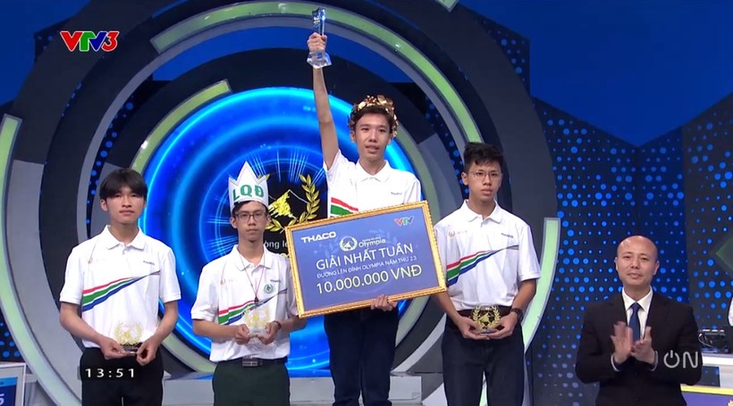 Nguyễn Trọng Tín đến từ Bình Dương đã xuất sắc giành vòng nguyệt quế cuộc thi tuần Olympia. 