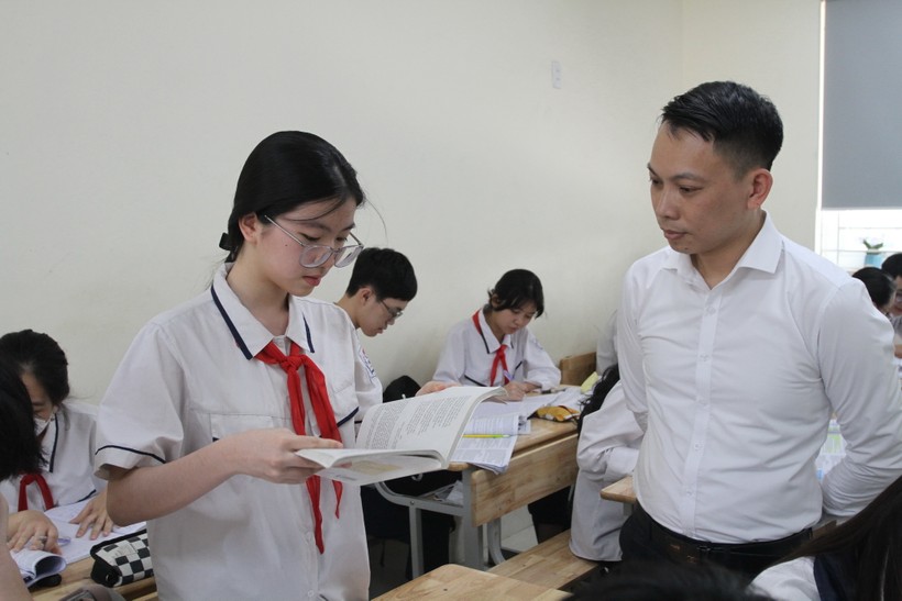 Thầy trò Trường THCS Lĩnh Nam (quận Hoàng Mai, Hà Nội) trong giờ học.