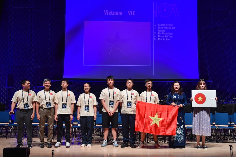Đội tuyển Việt Nam tham dự Olympic Thiên văn và Vật lý thiên văn quốc tế năm 2023.