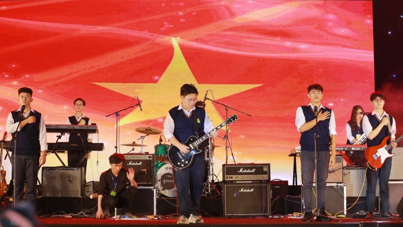 Một tiết mục biểu diễn của học sinh Trường THPT Việt Đức.