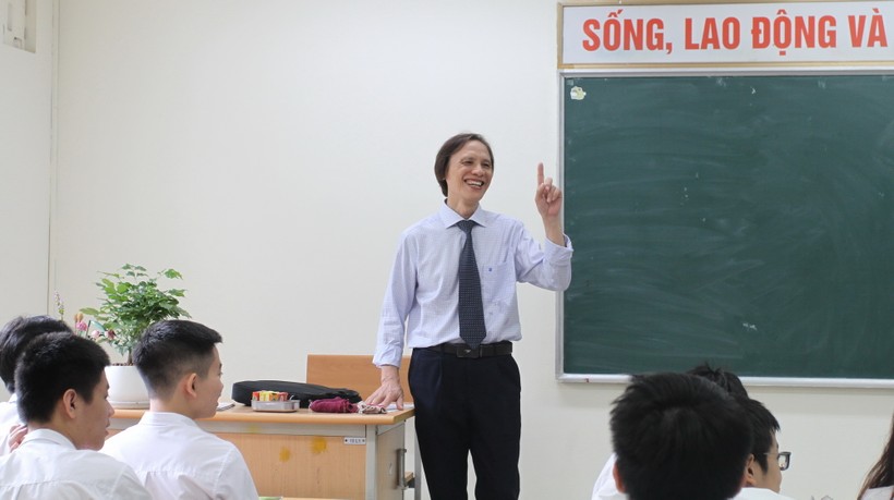 Thầy giáo Bùi Văn Phúc- công dân Thủ đô ưu tú năm 2023.
