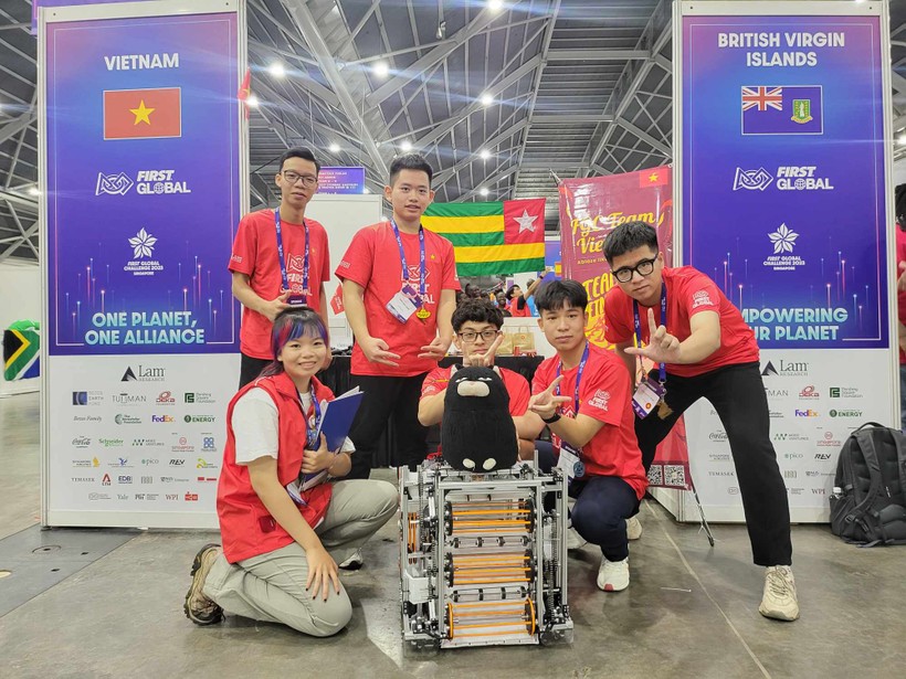 Đội tuyển Việt Nam giành huy chương Vàng trong nội dung Liên minh chiến thắng toàn cầu.