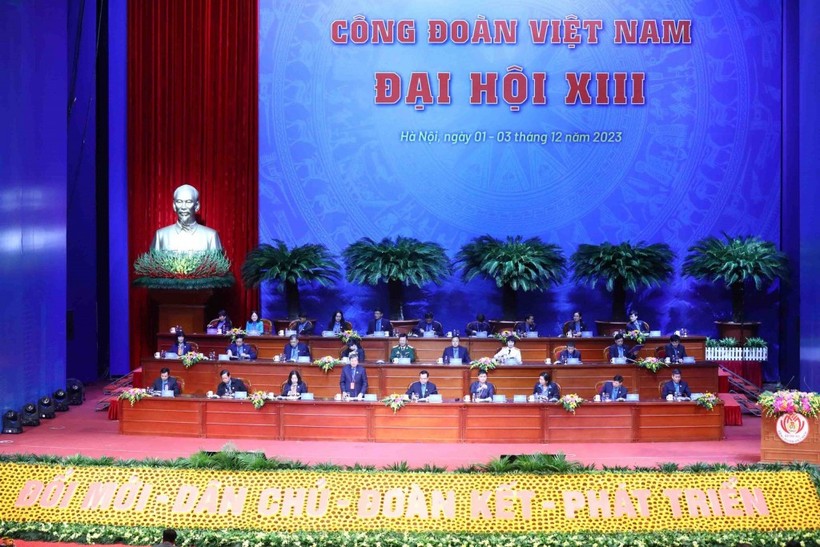 Phiên thứ nhất Đại hội XIII Công đoàn Việt Nam.